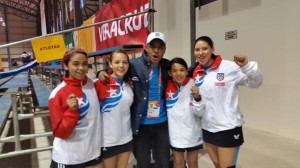 FELIPE CON CHICAS 2