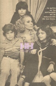 JOHANNA E HIJOS RETRO